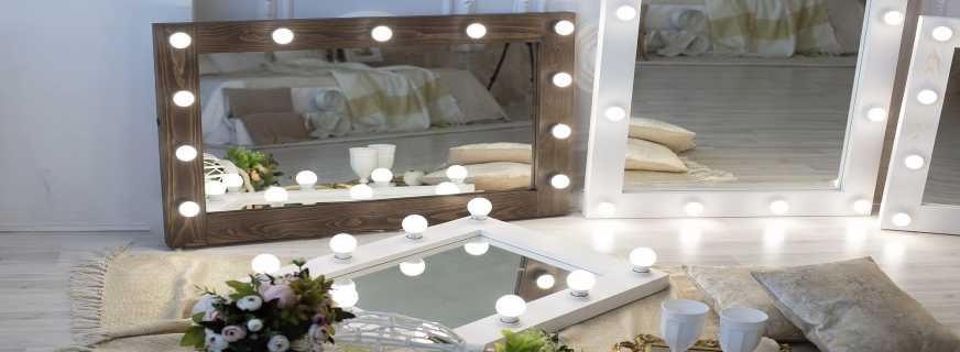 Varieties of mirrors with bulbs, reasons for popularity among women