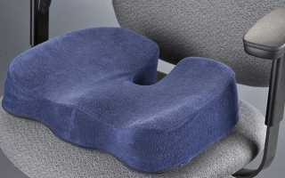 El propósito de la almohada ortopédica en la silla, su diseño.