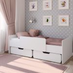 Cama luminosa con cajones para ropa